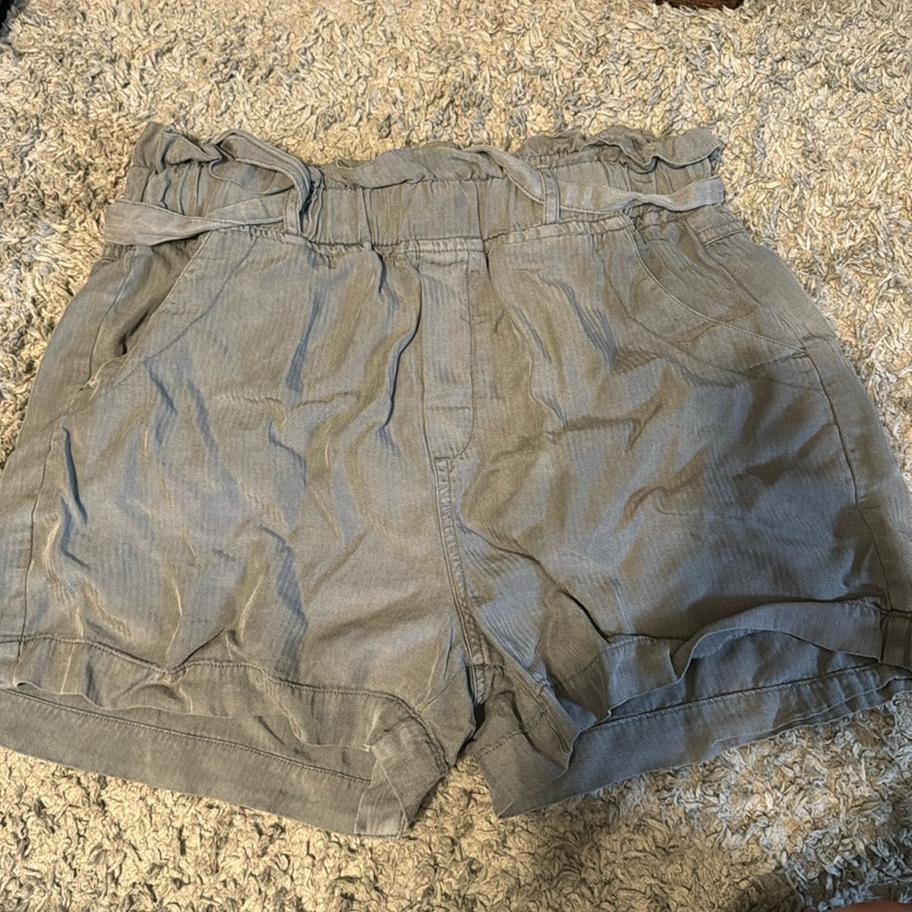 Thread and supply paper doll shorts